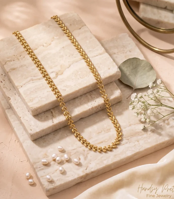 The Glided Laurel Chain